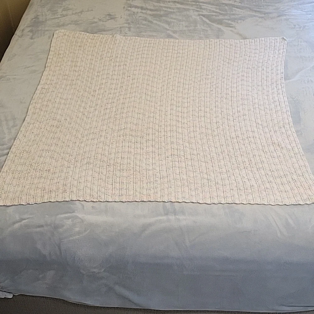 Hand Knit Soft Pastel Baby Blanket, 41.5